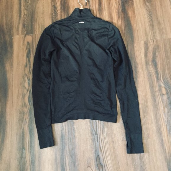 Puma Black Zip Front Workout Running Jacket Size Small - Picture 3 of 6